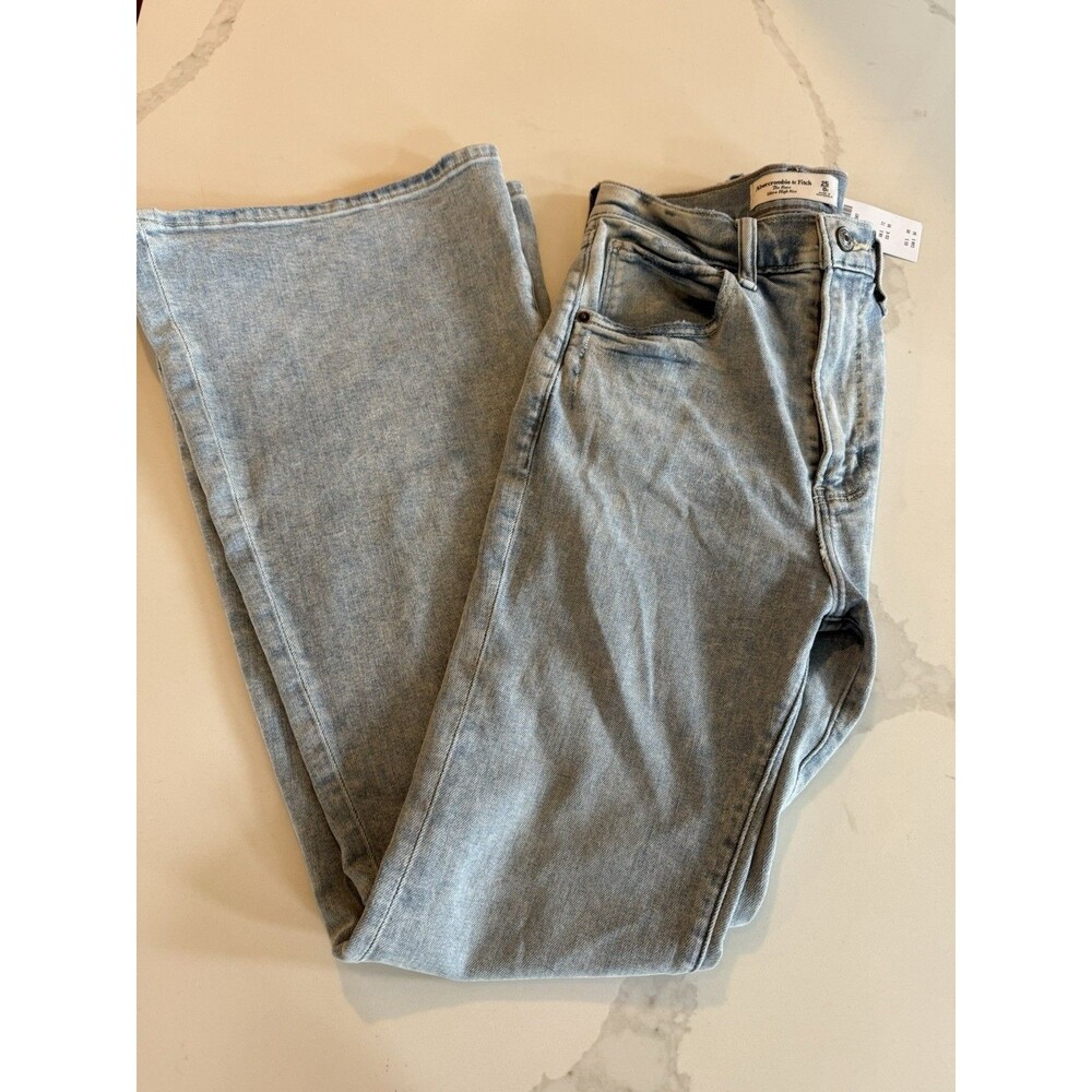 Abercrombie & Fitch Women's Ultra High Rise Flare Jeans Size 25/0s Light Wash